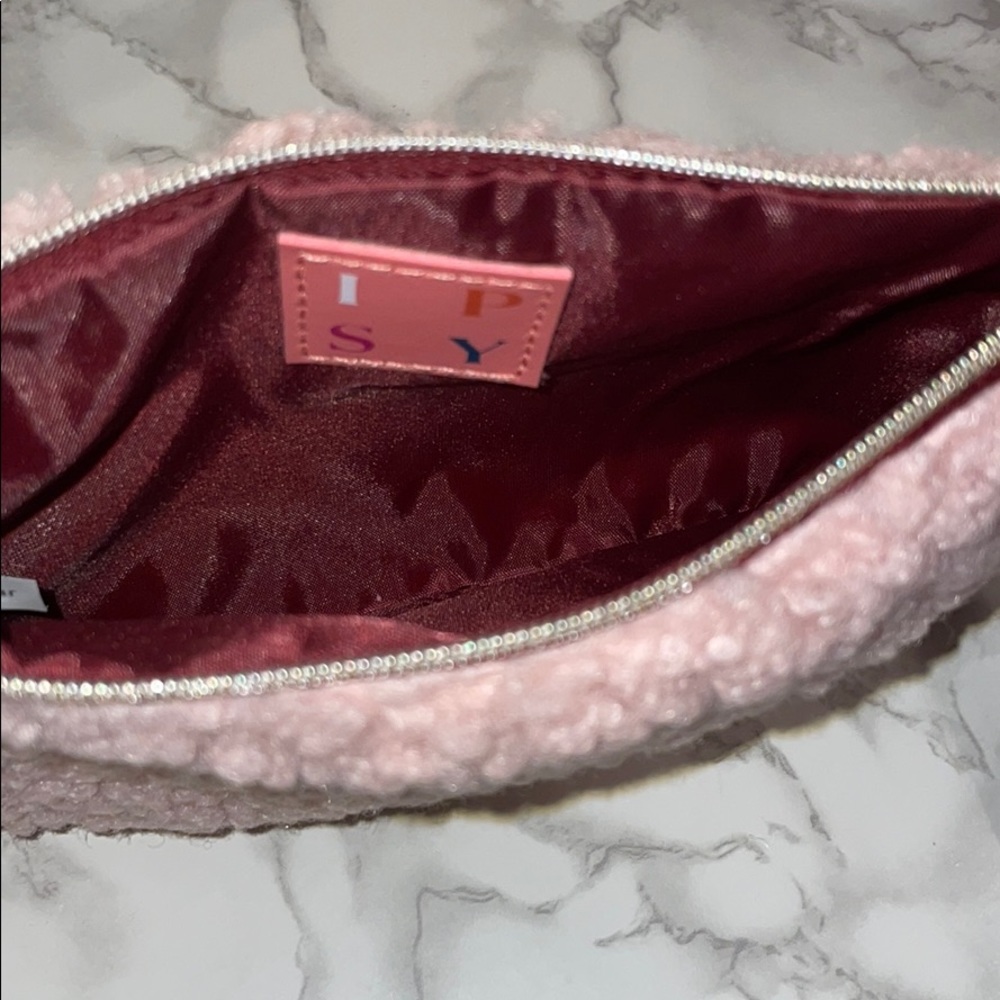 Fuzzy makeup bag - Picture 2 of 2